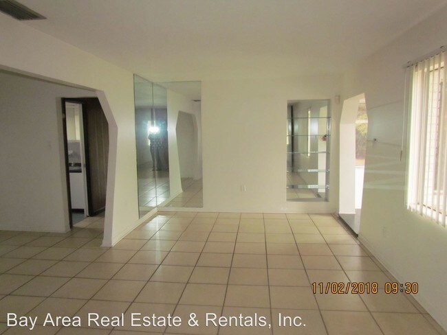 Building Photo - 3 br, 2 bath House - 8745 Overlook Dr