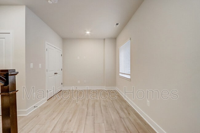 Building Photo - 4215 La Plata Ave