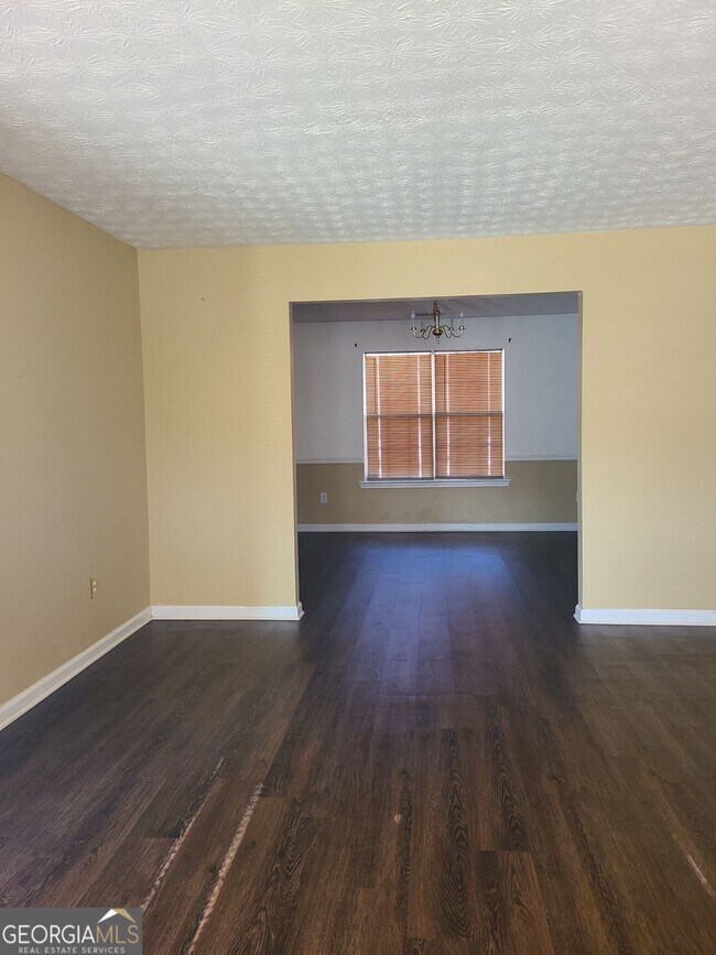 Building Photo - 165 Concord Terrace