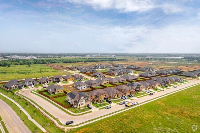 Scenic overview of homes in the south side of Kaufman, TX.