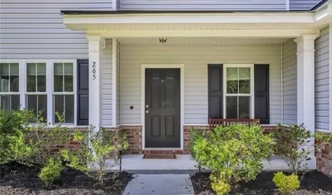 Foto del edificio - Beautiful 4 Bedroom, 3 Bathroom Home in Th...