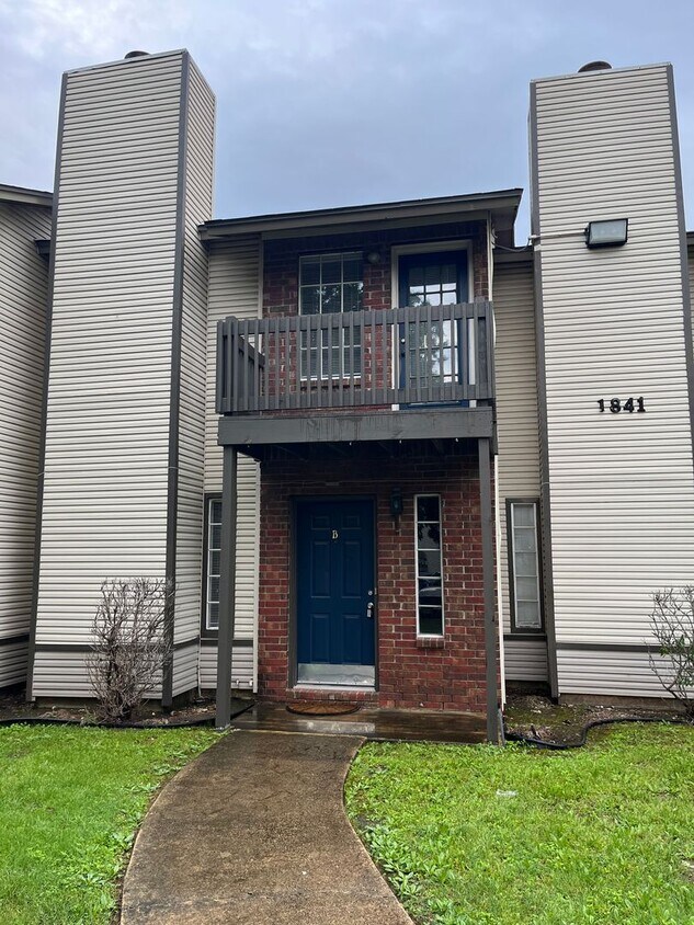 Primary Photo - 2bed/2.5 bath condo close to downtown