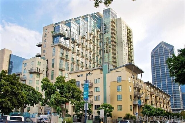 Building Photo - 1240 India St