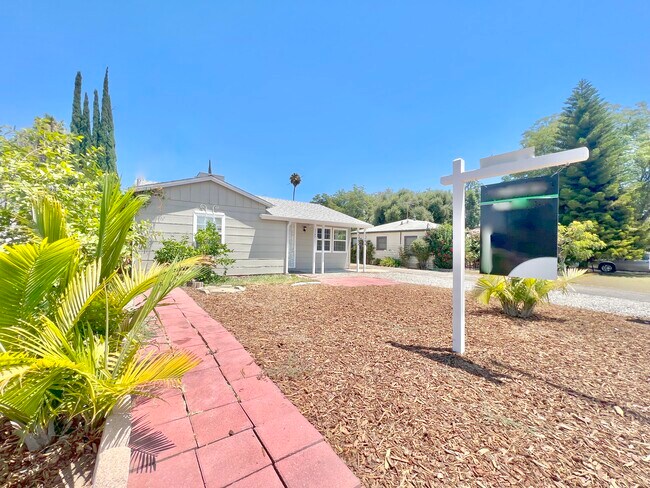 Building Photo - 7342 Loma Verde Ave