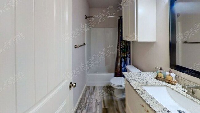 Foto del edificio - Great 3 bed 2 Bath on the West side.