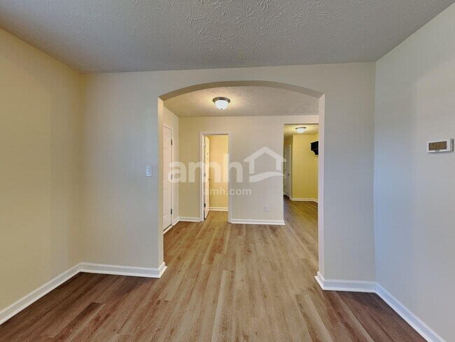 Foto del edificio - 295 Utterback Dr