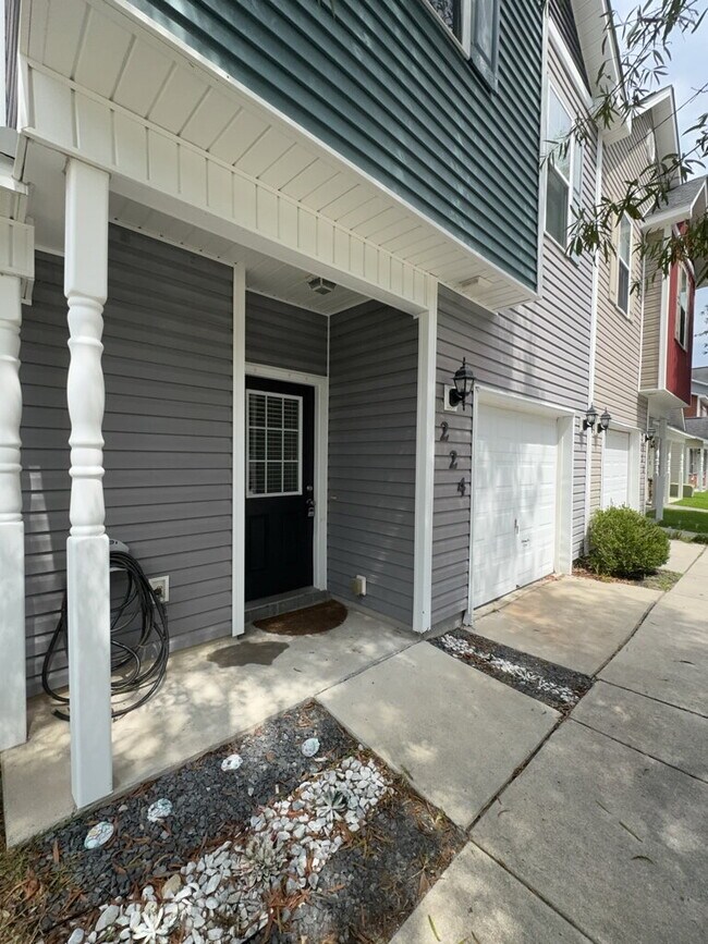 Building Photo - Beautiful 3 Bedroom Townhome in Carolina Forest-224 Caldwell Loop