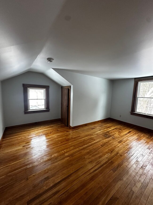 Building Photo - Newly Renovated 3-Bed Single Family Home