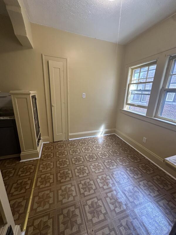 Foto del edificio - 1442 W 101st St