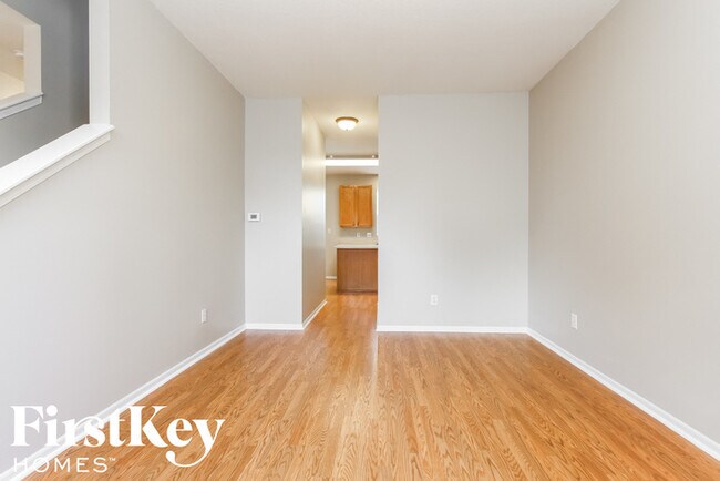 Building Photo - 10558 Ross Crossing