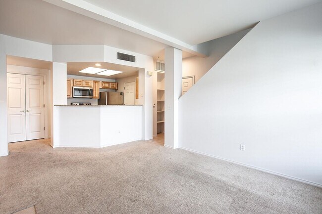 Building Photo - 2 Level Canyon Creek Condo
