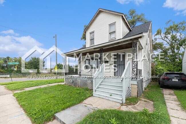 Foto del edificio - 15457 Cloverlawn Ave