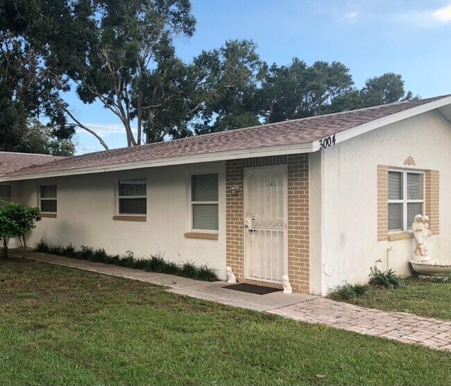 Foto del edificio - 3004 Oaklawn Ave