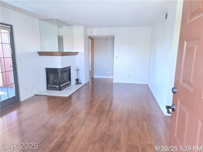 Foto del edificio - Inviting 2-Bedroom Condo with Pool, Spa & ...