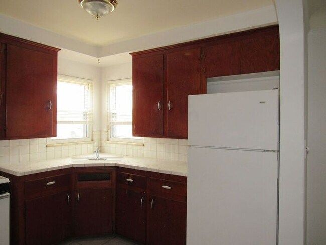 Building Photo - Spacious 3BD+/2BA House in Newburgh Hts.