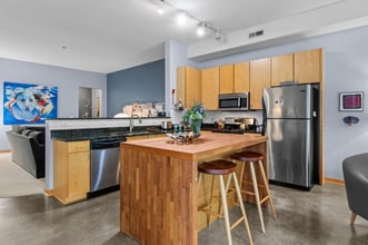 Building Photo - 2650 University Ave W