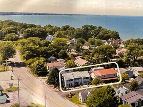 Building Photo - 1023 West Dr
