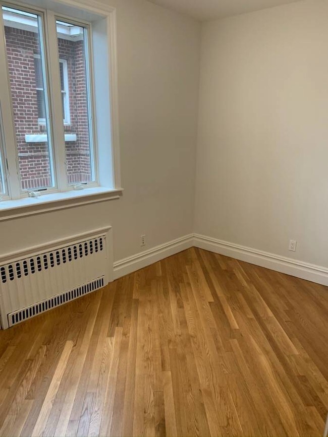Foto del edificio - 1368 E 7th St