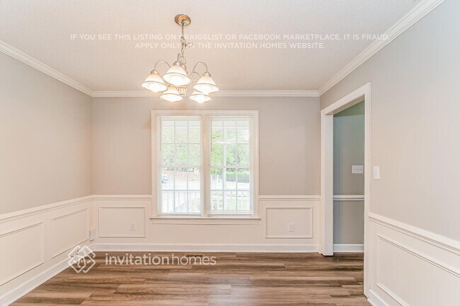 Foto del edificio - 4504 Bartholomew Cir