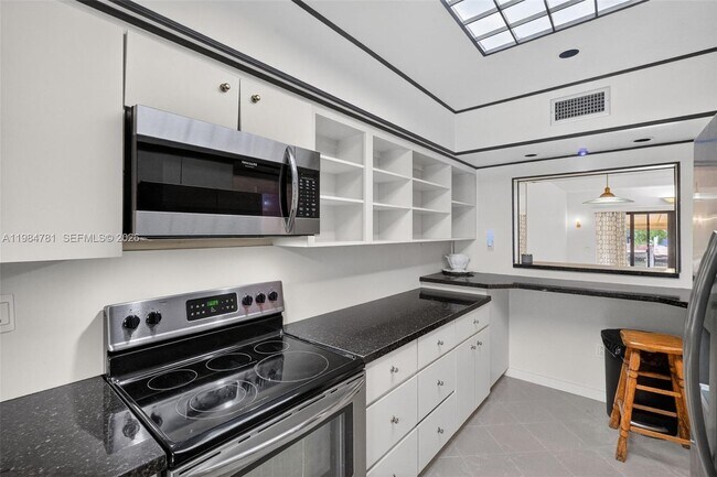 Foto del edificio - 1626 NE 105th St