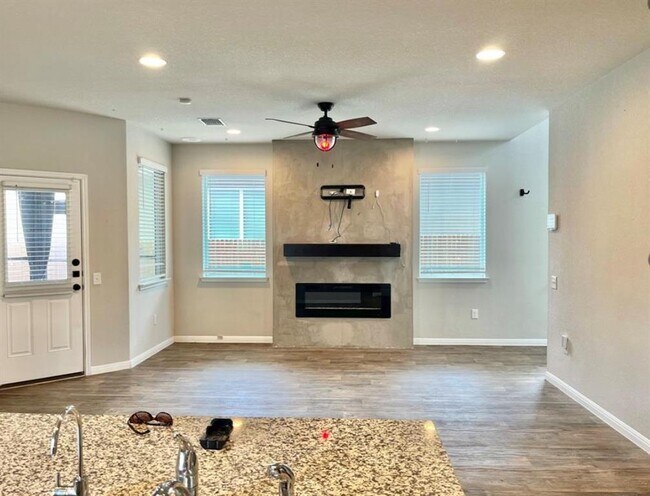 Foto del edificio - 14110 Luisium View