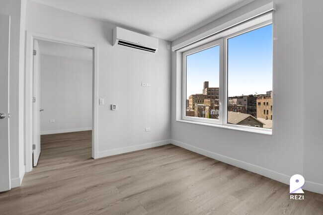 Foto del edificio - 670 N May St