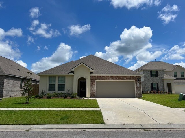 Primary Photo - 7540 Trailview Dr