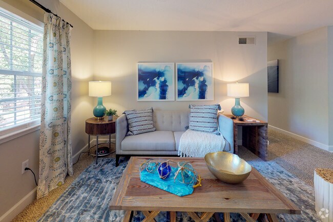 2HAB,1.5BA-913 ft² - The Lily at West Ashley