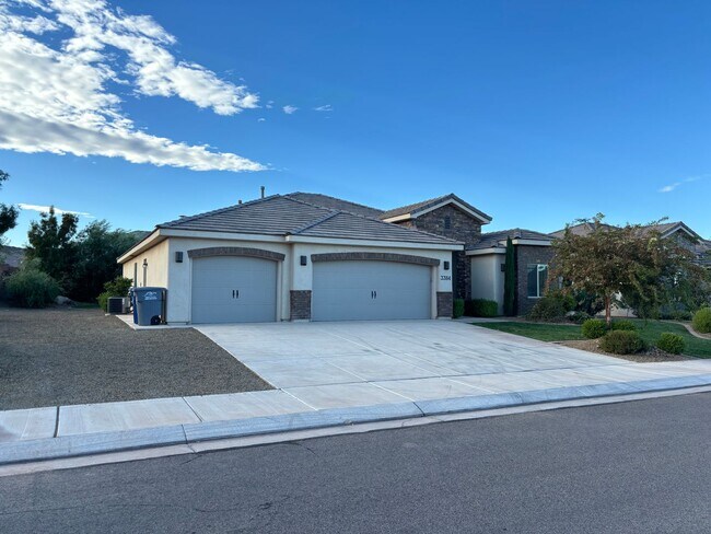 Building Photo - Little Valley Home