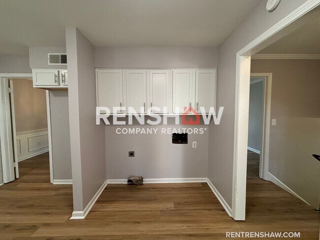 Building Photo - Text the Leasing Team at 901-820-4367 to S...