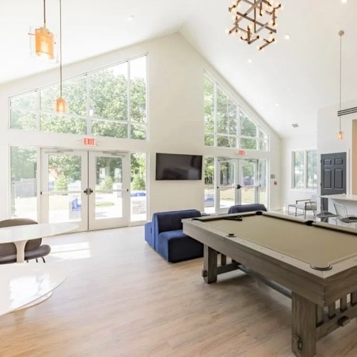Building Photo - 810 Country Club Pky