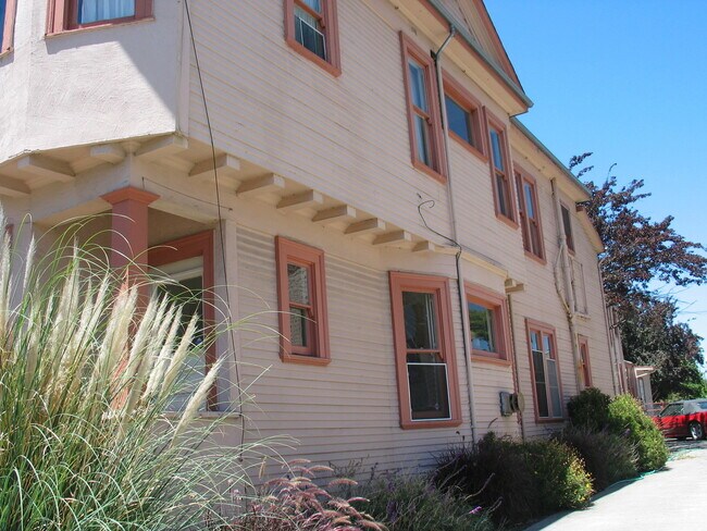 Foto del edificio - 1909 Haste St
