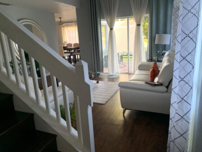 Foto del edificio - 768 Country Woods Cir