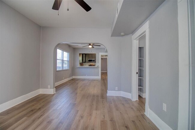 Building Photo - 675 16th Ave S