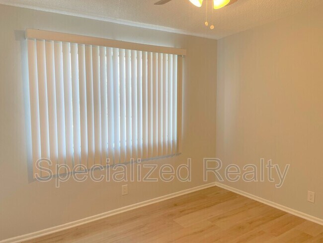 Building Photo - 314 W Chevy Chase Dr