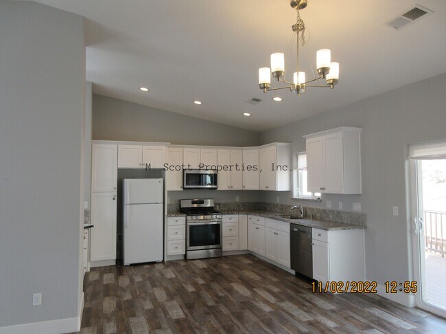 Building Photo - 1088 Tee Dr