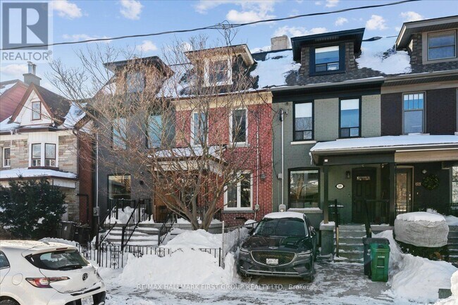 Photo du bâtiment - 246 Montrose Ave