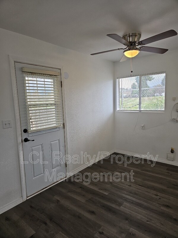 Building Photo - 44085 Palm Ave