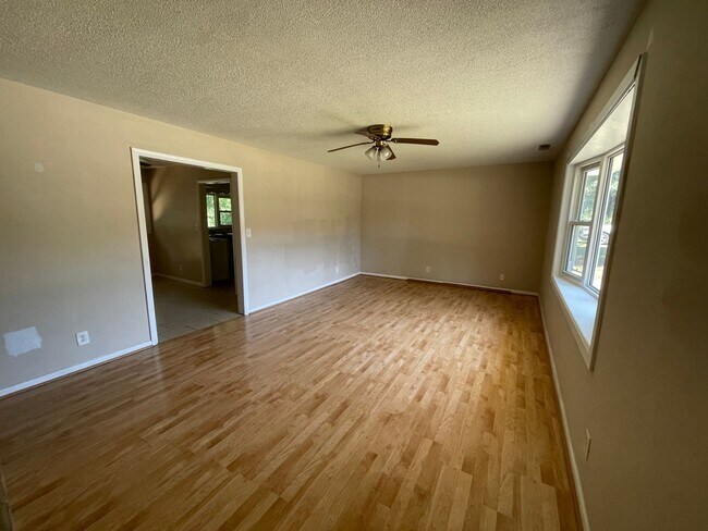 Building Photo - 3 bedroom 1 bathroom West Lafayette