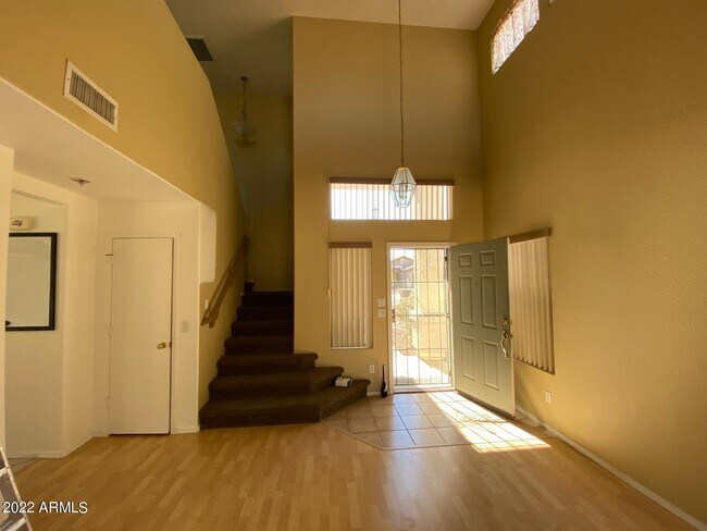 Foto del edificio - 15178 W Melvin St
