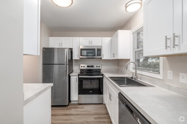 2BR, 1.5BA - 1,088SF - Kitchen - The Meadows at Ithaca Townhomes