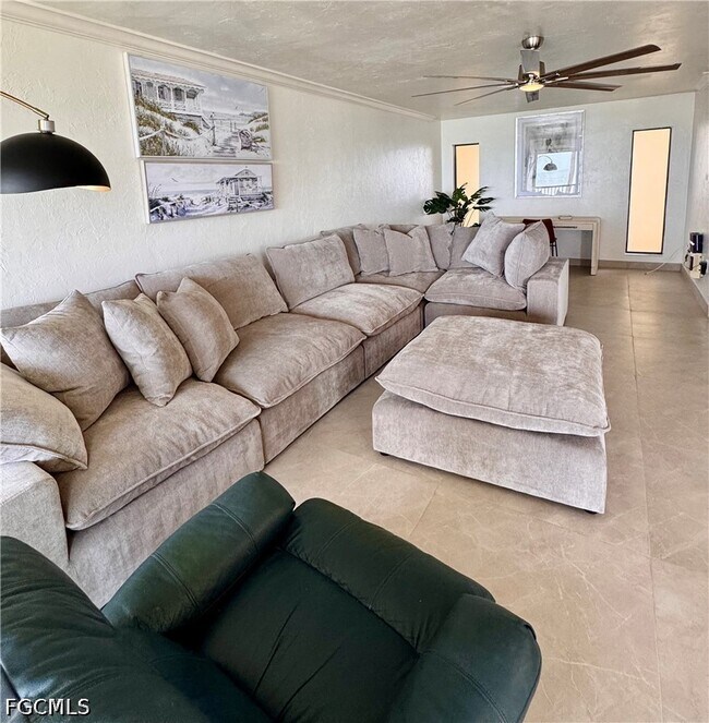 Foto del edificio - 10475 Gulf Shore Dr
