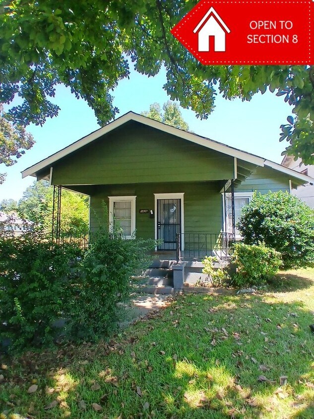 Foto principal - Charming 3 Bedroom 1 Bath | Open to Section 8