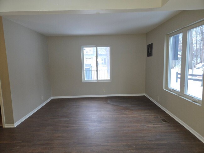 Foto del edificio - Deephaven 3 bedroom  3 bath house, near Lake Minnetonka