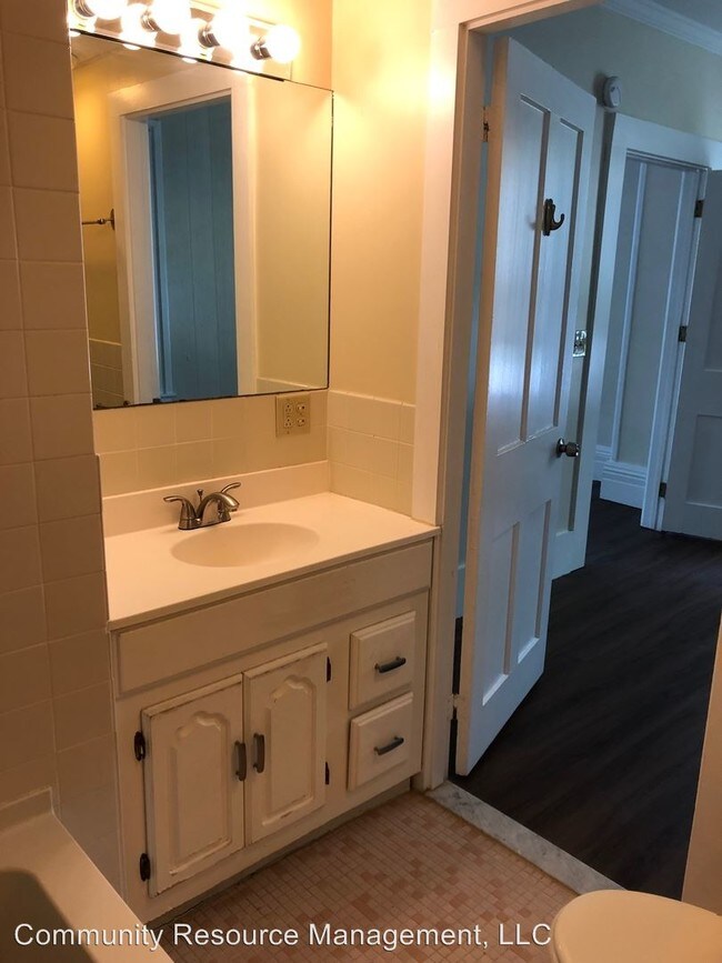 916 Orchard Rd, Bennington, VT 05201 - Apartment for Rent in Bennington