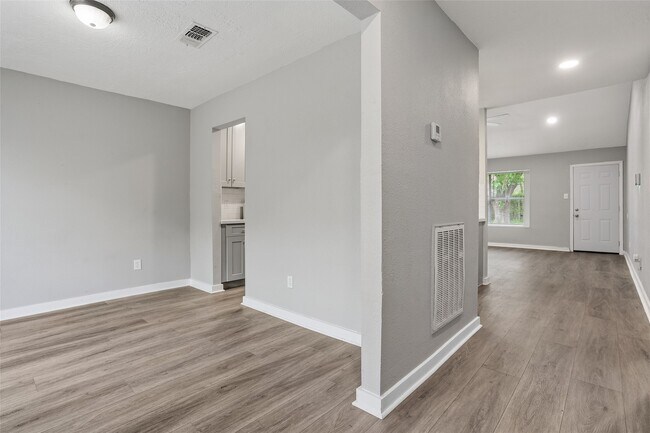 Foto del edificio - 12226 Kings Meadow Dr