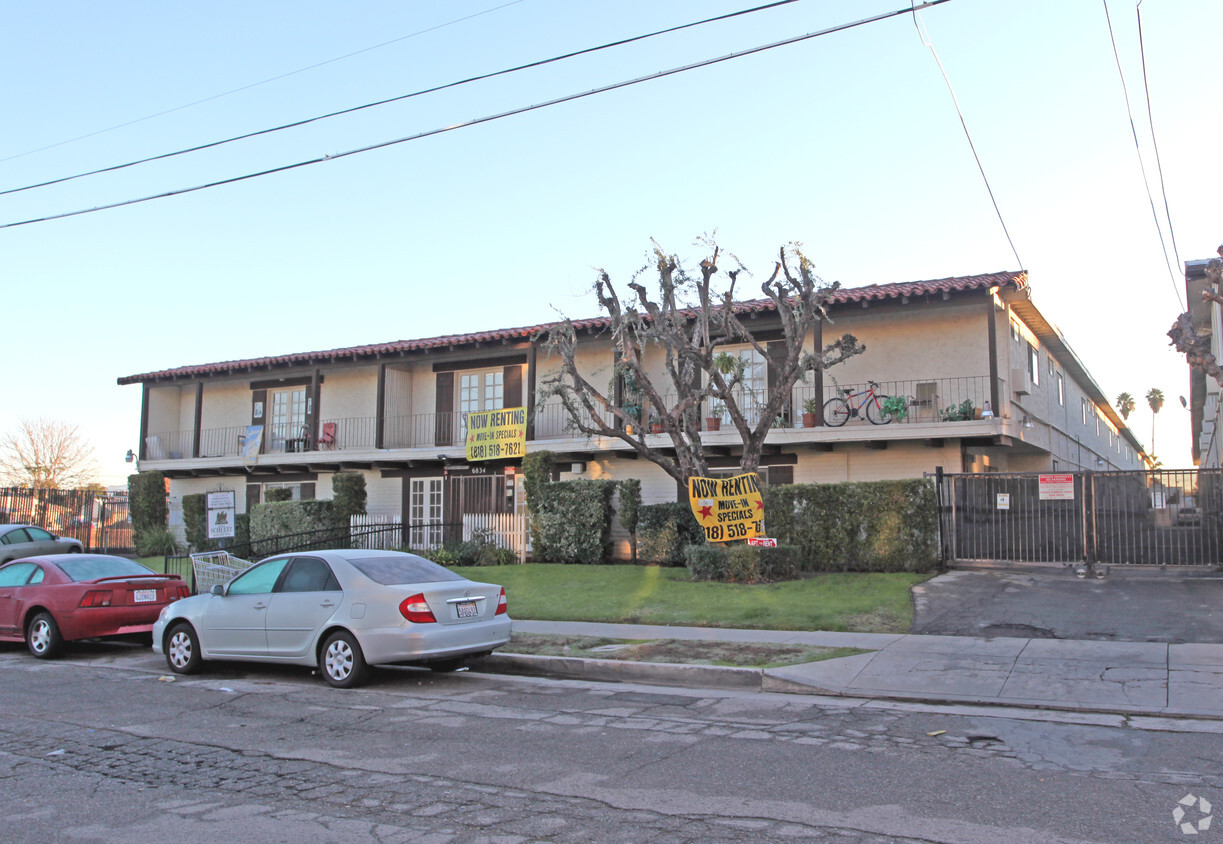 Foto del edificio - Independence Apartments