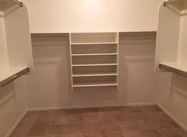 Foto del edificio - 5112 E Juniper Ave