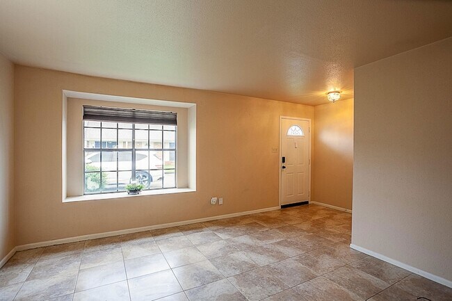 Foto del edificio - 5874 Meadow Way