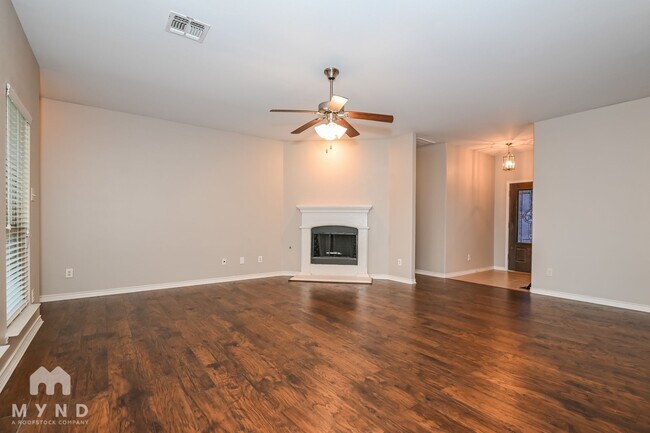 Foto del edificio - 1020 Hiddencreek Dr